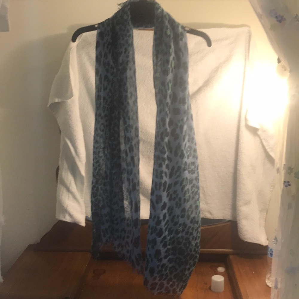 This is a blue Leopard print scarf